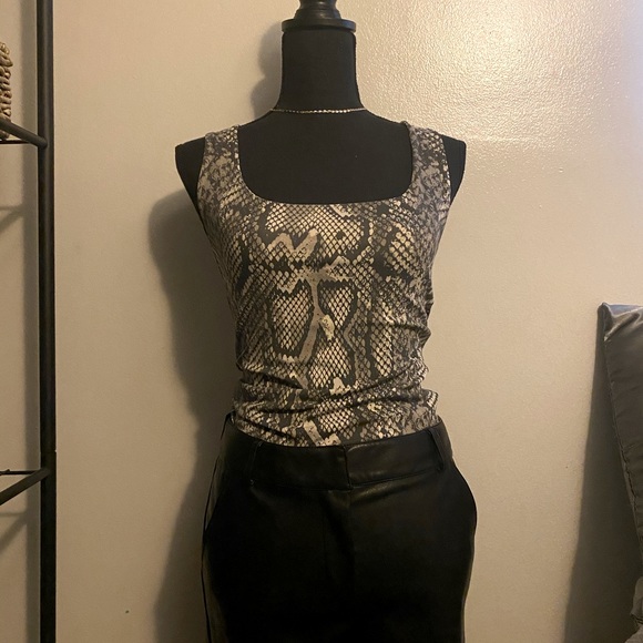 Zara Basic Top❌SOLD❌ - Picture 1 of 5